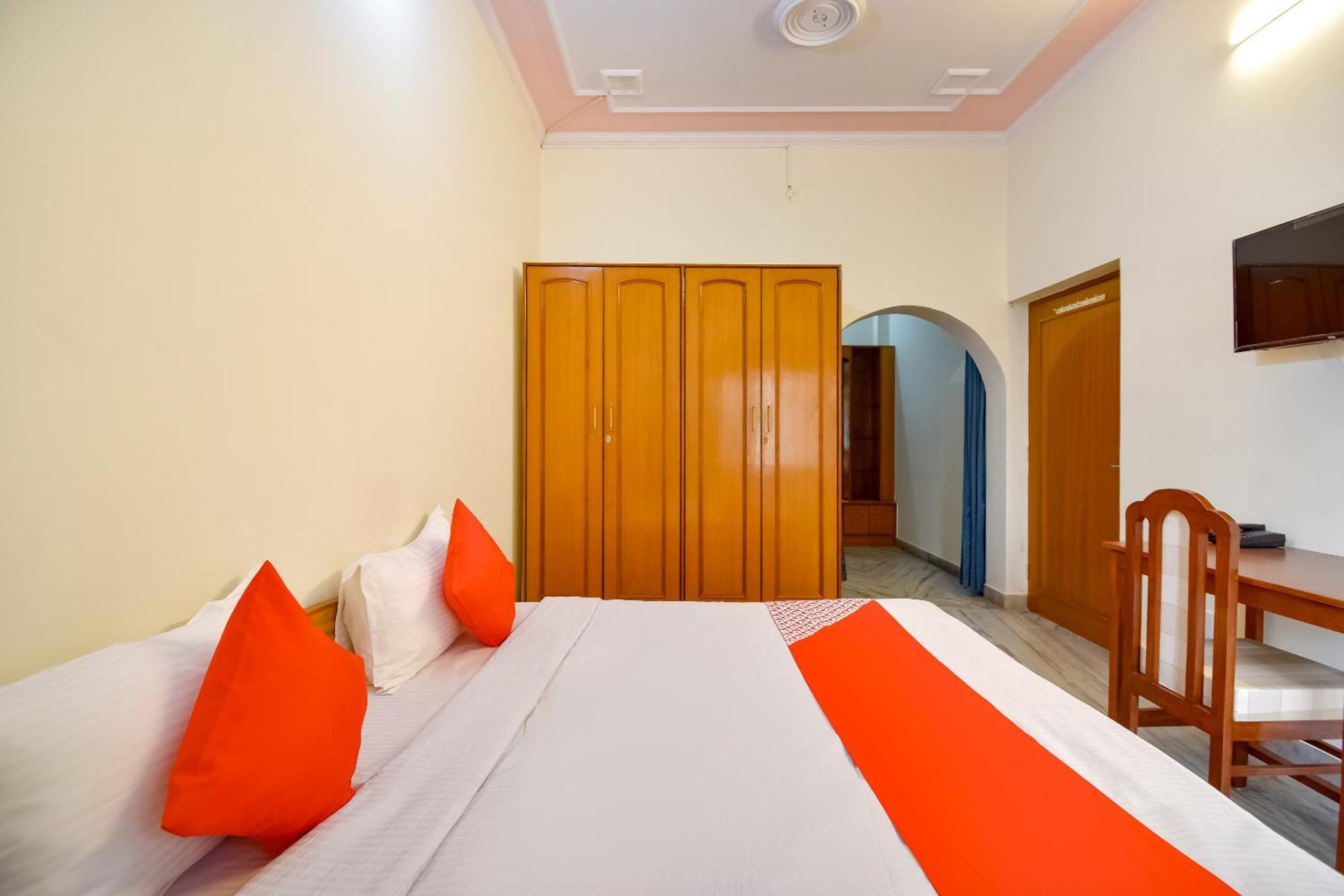 Hotel O Kusum Lodge Pandu Ngoại thất bức ảnh