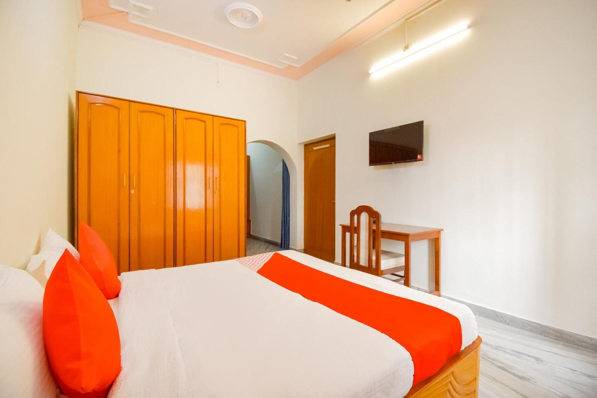 Hotel O Kusum Lodge Pandu Ngoại thất bức ảnh