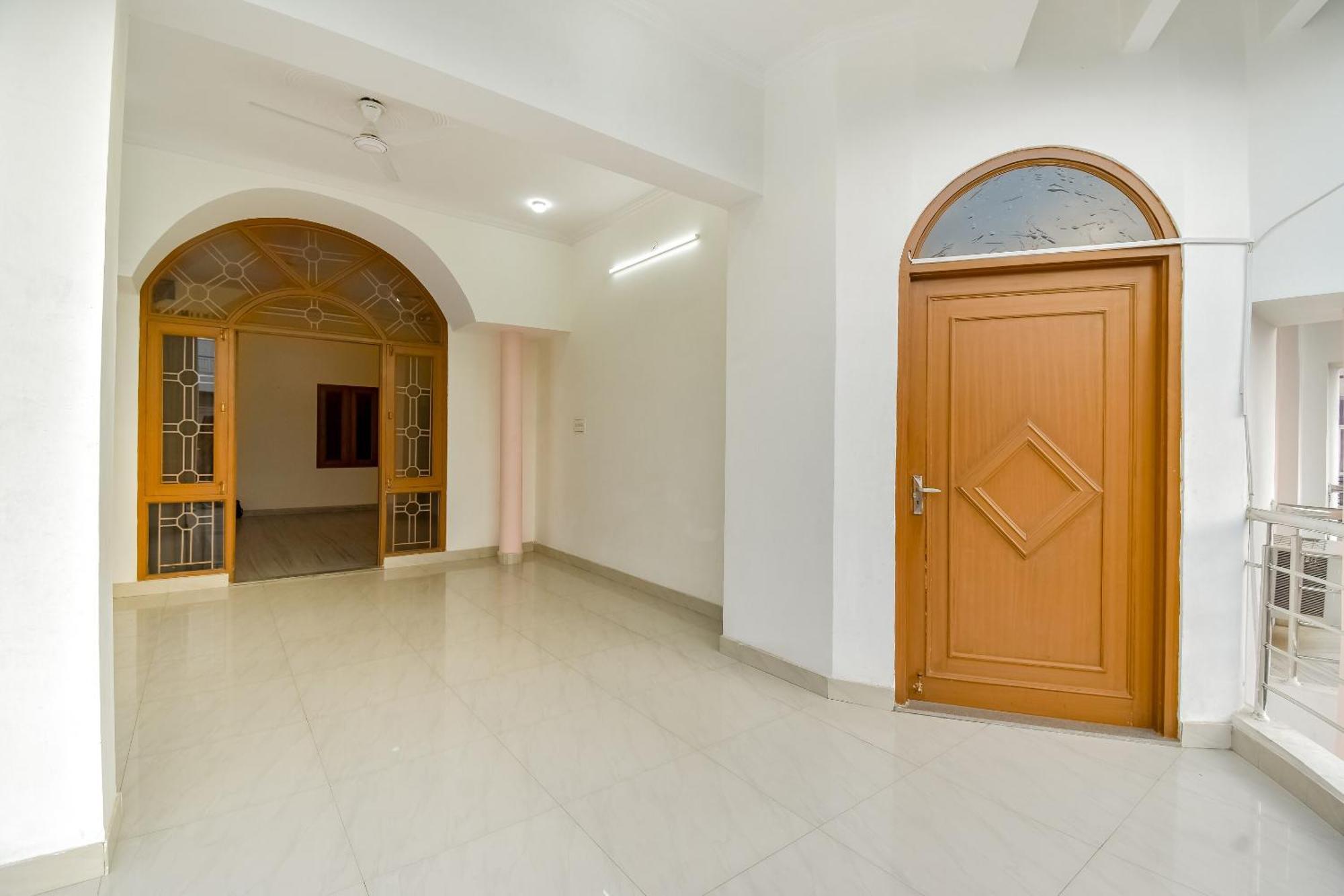 Hotel O Kusum Lodge Pandu Ngoại thất bức ảnh